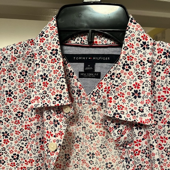 Tommy Hilfiger Men’s Long Sleeve Floral Button Down Shirt (M - New York Fit) - Picture 2 of 3